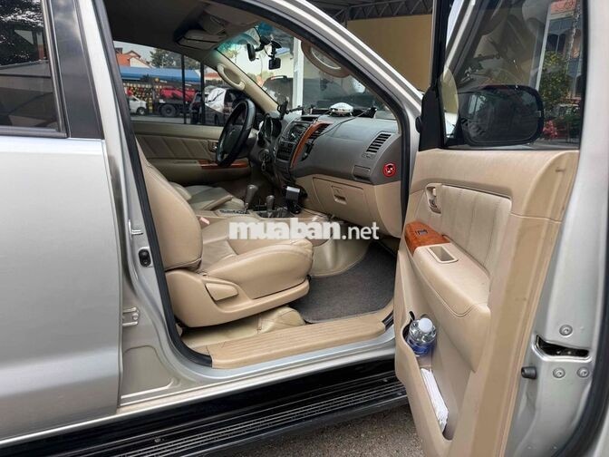 Toyota Fortuner 2010 Bạc Xăng Tự động 7 chỗ