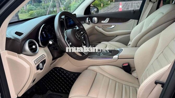 GLC 200 4matic 2020 Đen/Kem 6 vạn km siêu mới đep