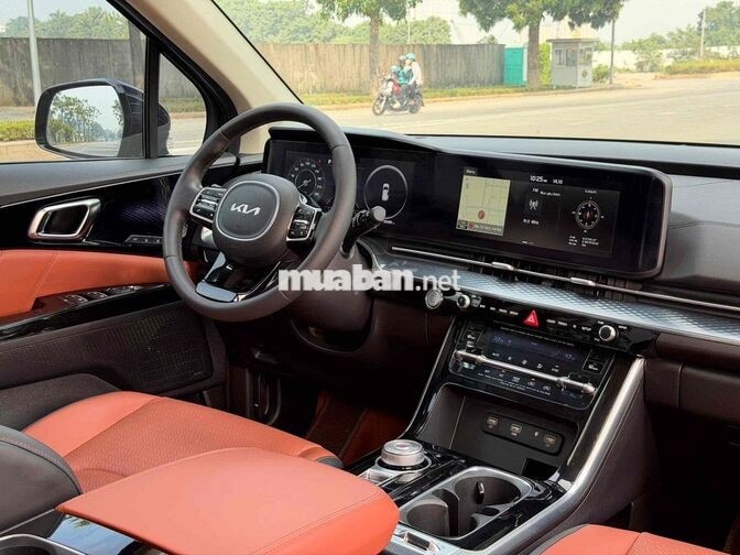 Kia Carnival Signature 2.2D 2024 Xanh 3 vạn km