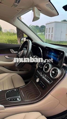 GLC 200 4matic 2020 Đen/Kem 6 vạn km siêu mới đep