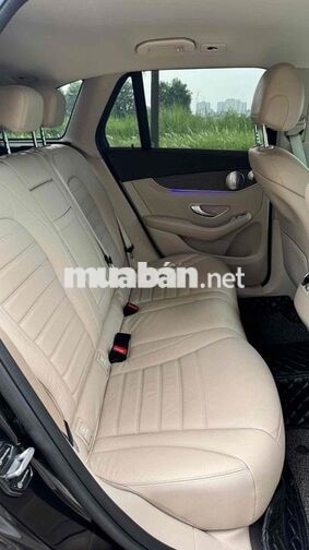 GLC 200 4matic 2020 Đen/Kem 6 vạn km siêu mới đep