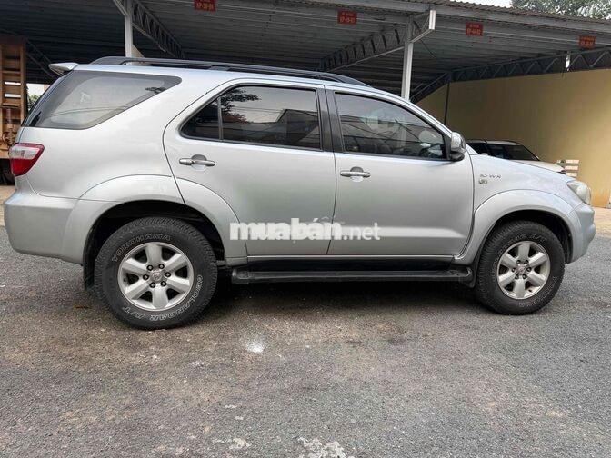 Toyota Fortuner 2010 Bạc Xăng Tự động 7 chỗ