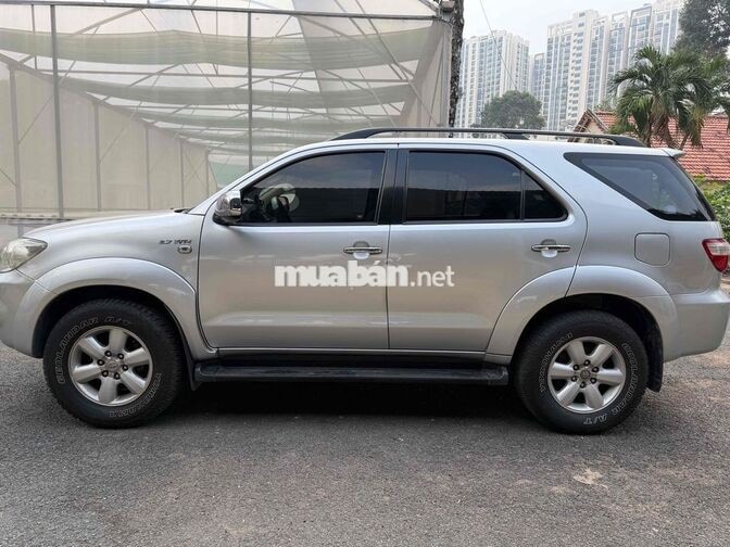 Toyota Fortuner 2010 Bạc Xăng Tự động 7 chỗ