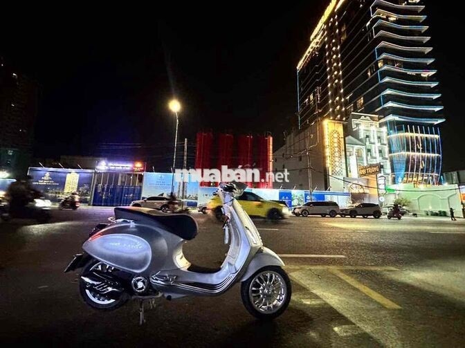 Vespa Sprint 2016 Bạc porsche