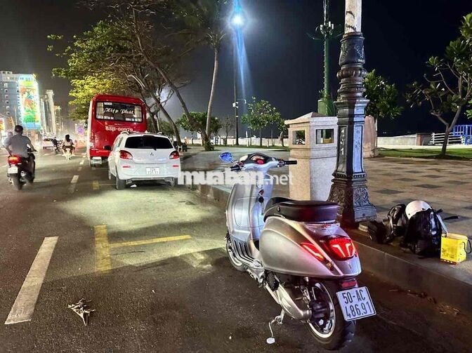 Vespa Sprint 2016 Bạc porsche