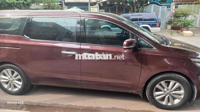 Kia Sedona 7 chỗ Nâu Xe gia đình