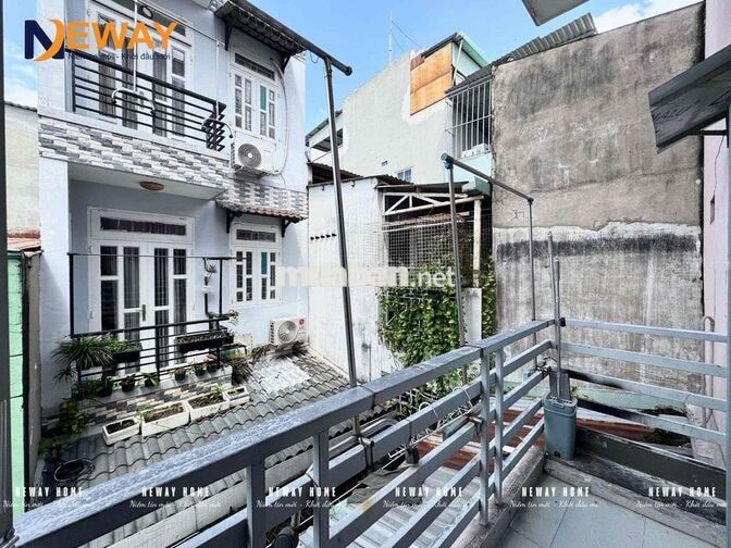 PHÒNG TRỌ CÓ GÁC CÓ BAN CÔNG GIÁ RẺ MỚI XÂY NGAY NGÃ TƯ BỐN XÃ