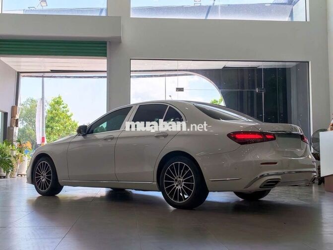 Mercedes E200 Exclusive V1 lướt 32.000km cực đẹp