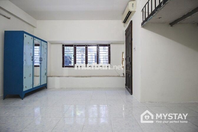 Phòng gác cửa sổ lớn đường Cao Thắng Quận 10 - Hòa Hưng 
