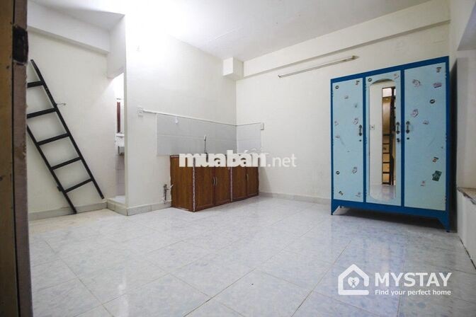 Phòng gác cửa sổ lớn đường Cao Thắng Quận 10 - Hòa Hưng 