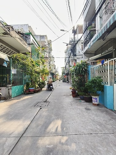 6ty7 nhà đường lạc long quân q11 cực phầm đầu tư