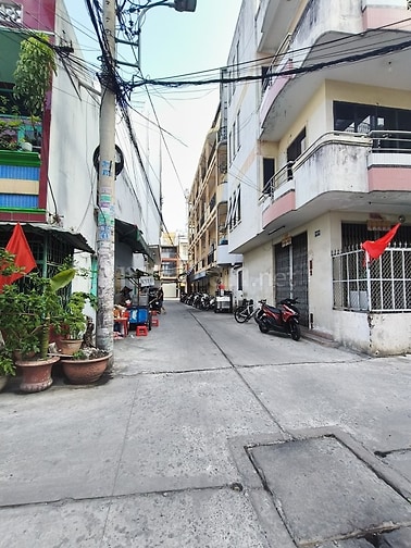 6ty7 nhà đường lạc long quân q11 cực phầm đầu tư