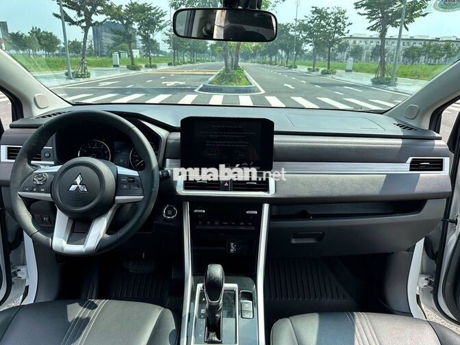 Mitsubishi Xpander Premium 1.5AT 2024 Trắng 5 vạn