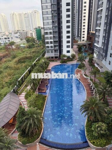 Căn 2PN/2WC 79.7m2, full nội thất, view hồ bơi