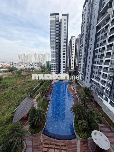 Căn 2PN/2WC 79.7m2, full nội thất, view hồ bơi