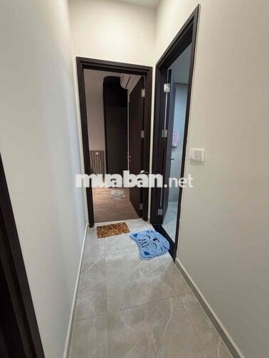 Căn 2PN/2WC 79.7m2, full nội thất, view hồ bơi