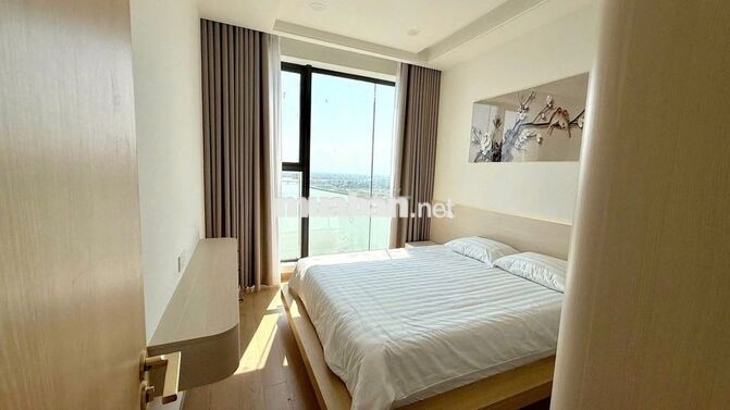 Cho thuê căn góc 2 phòng ngủ tầng 20 toà Panoma view sông Hàn