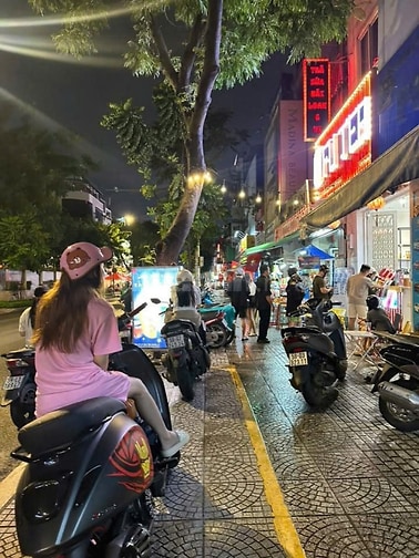 Sang quán trà sữa mặt tiền Đinh Tiên Hoàng, Tân Định, Quận 1 