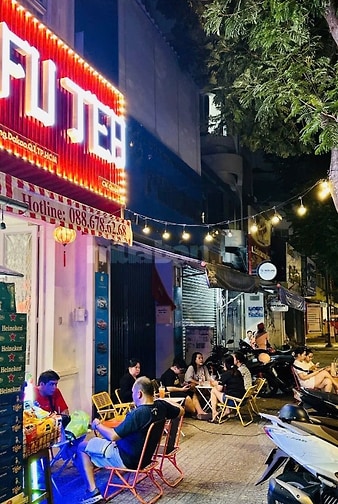 Sang quán trà sữa mặt tiền Đinh Tiên Hoàng, Tân Định, Quận 1 