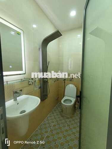 nhà đẹp 4 x 18 có 5pn 6wc sân thượng