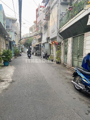 Huỳnh Văn Bánh Phú Nhuận, 72m2(4x17m) nở hậu, 3 tầng 4PN, gần mặt tiền
