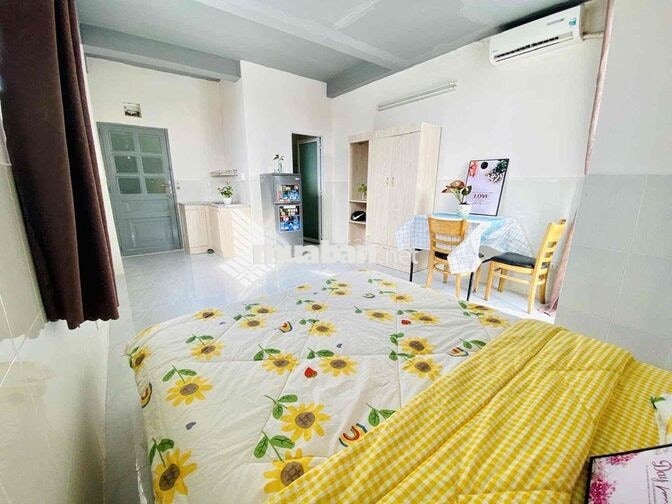 Studio 25m2 đầy đủ nội thất, ban cong, cửa sổ. Gần Bùi Viện, Lancaster