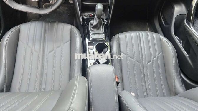 Peugeot 2008 2022 GT-Line 1.2Turbo,màu đen,6v km