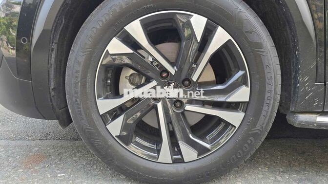 Peugeot 2008 2022 GT-Line 1.2Turbo,màu đen,6v km