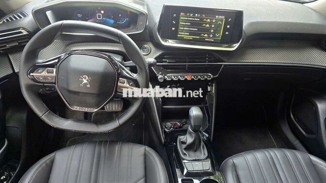 Peugeot 2008 2022 GT-Line 1.2Turbo,màu đen,6v km