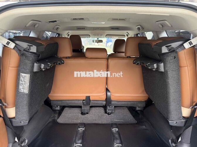 Toyota Innova 2022 Số sàn Bạc 100.000 km