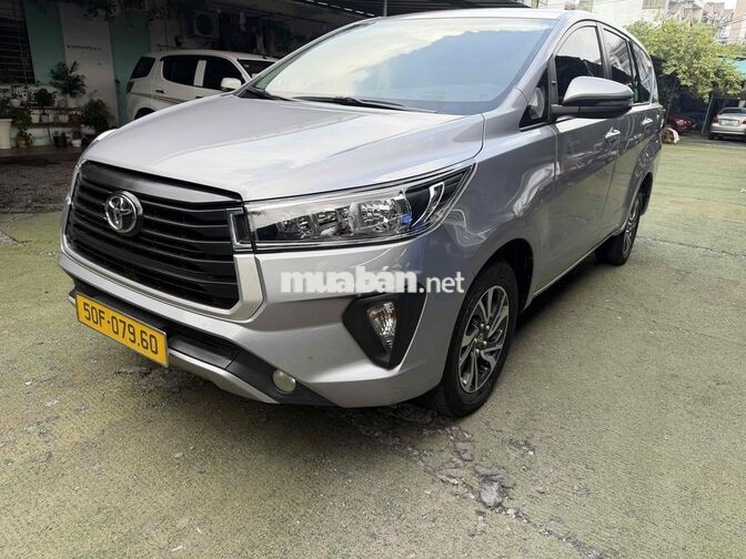 Toyota Innova 2022 Số sàn Bạc 100.000 km