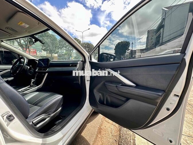 Mitsubishi Xpander Cross 2023 Trắng 7 chỗ Tự động