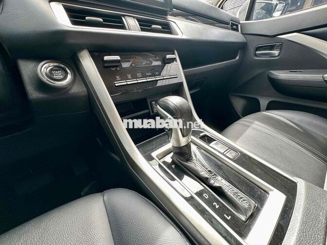 Mitsubishi Xpander Cross 2023 Trắng 7 chỗ Tự động