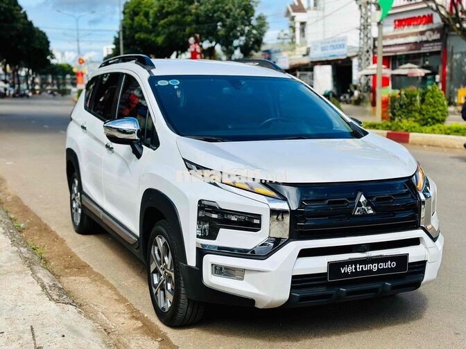Mitsubishi Xpander Cross 2023 Trắng 7 chỗ Tự động