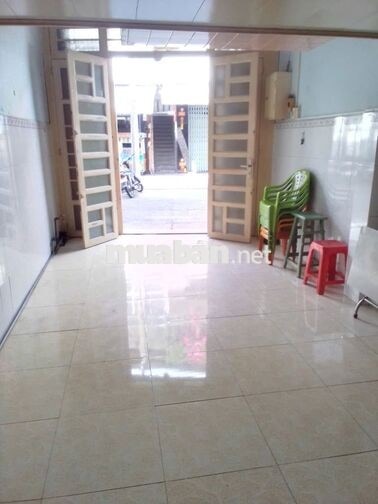 Cho thuê mặt bằng Q5 trước sân rộng rãi