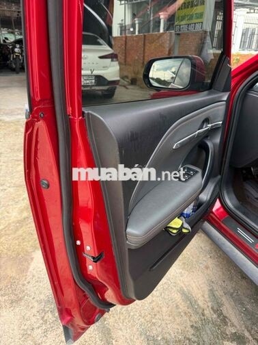 VinFast VF6 bản b lut 2024 Đỏ