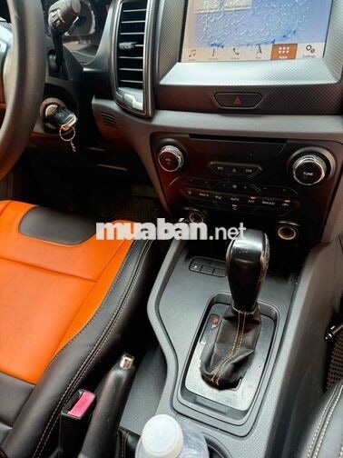 Xe bán tải Ford Ranger Wildtrak Trắng