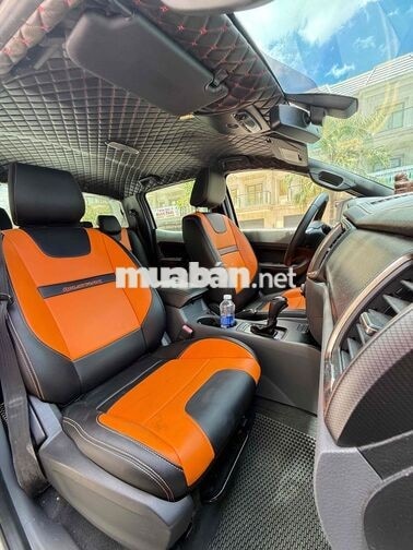 Xe bán tải Ford Ranger Wildtrak Trắng