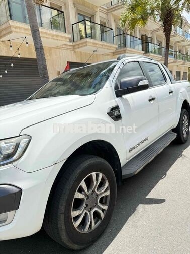 Xe bán tải Ford Ranger Wildtrak Trắng