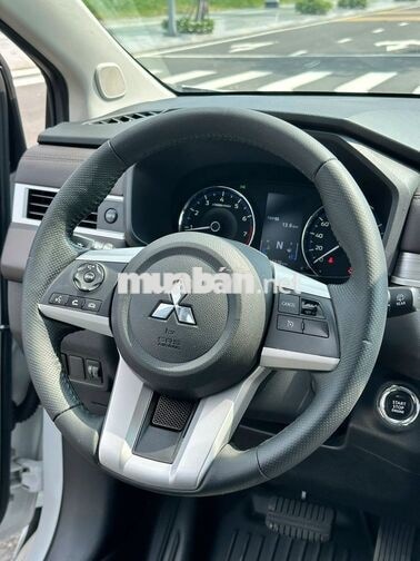 Mitsubishi Xpander Premium 1.5 AT Trắng 2024
