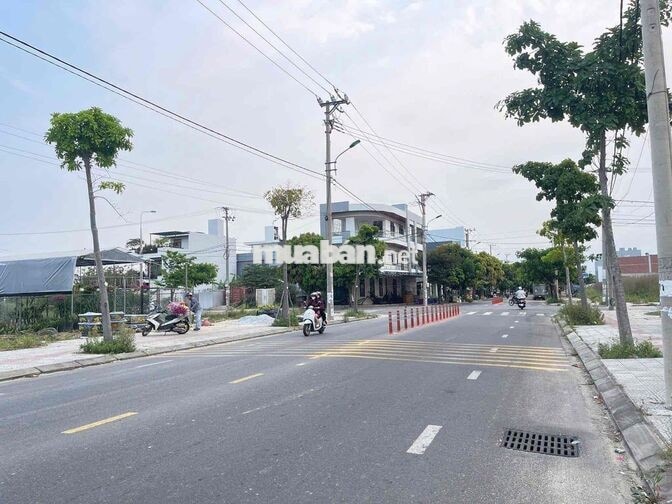 Bán 2 lô đất liền kề đường 10.5m Lê Quảng Chí - Hoà Xuân