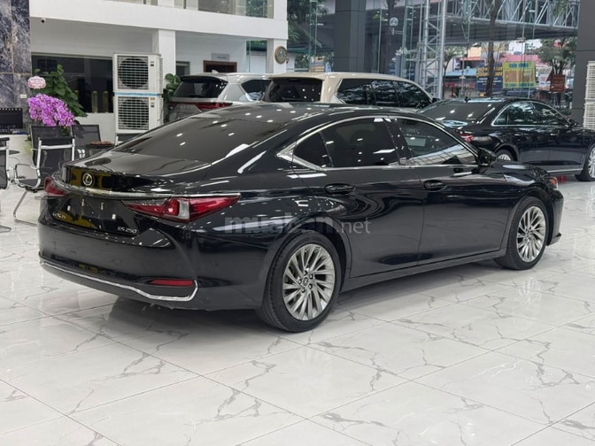 Bán Lexus ES250 sản xuất 2023. Xe cực mới.