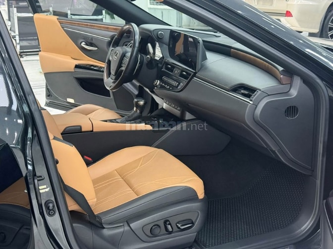 Bán Lexus ES250 sản xuất 2023. Xe cực mới.