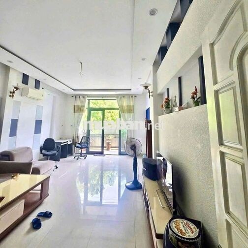 cho thuê nguyên căn 4 tầng mặt tiền Lê Thanh Nghị