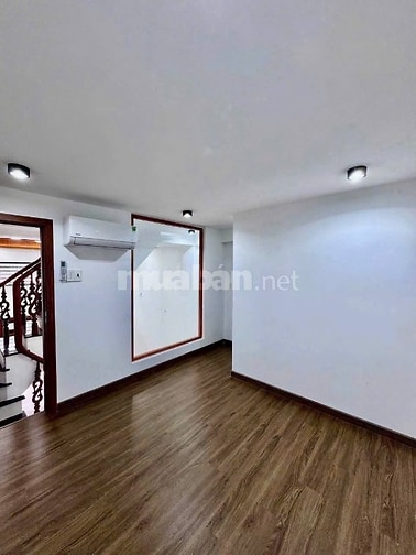 4x11 nhà đúc 4 tấm. Hẻm xe hơi đường Mã Lò 