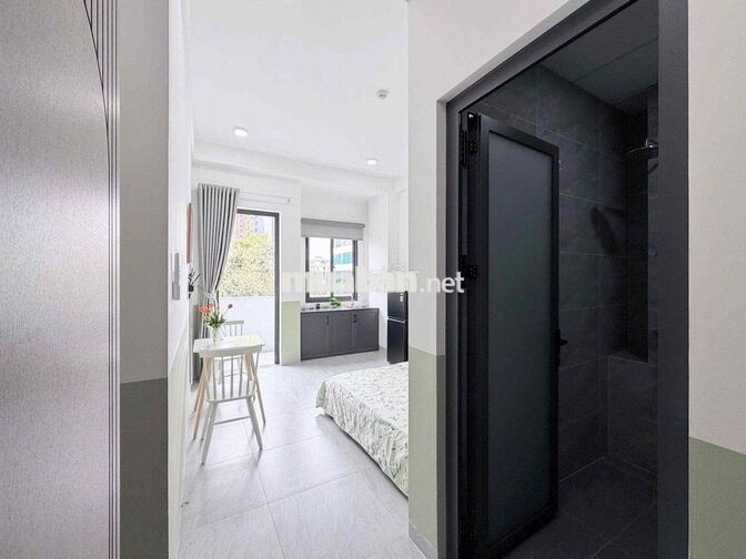 Studio full nội thất có ban công tại Cống Quỳnh, Quận 1