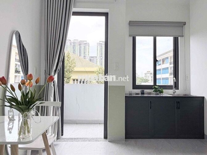 Studio full nội thất có ban công tại Cống Quỳnh, Quận 1