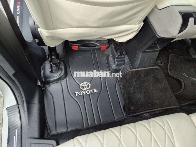 Toyota Veloz Top 2024 Trắng 30.000 km