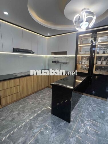 Cho thuê nhà nguyên căn 5 tầng hẻm Phan Huy Ích