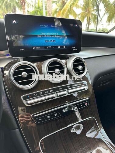 Mercedes-Benz GLC200 2021 Đen 74096 km